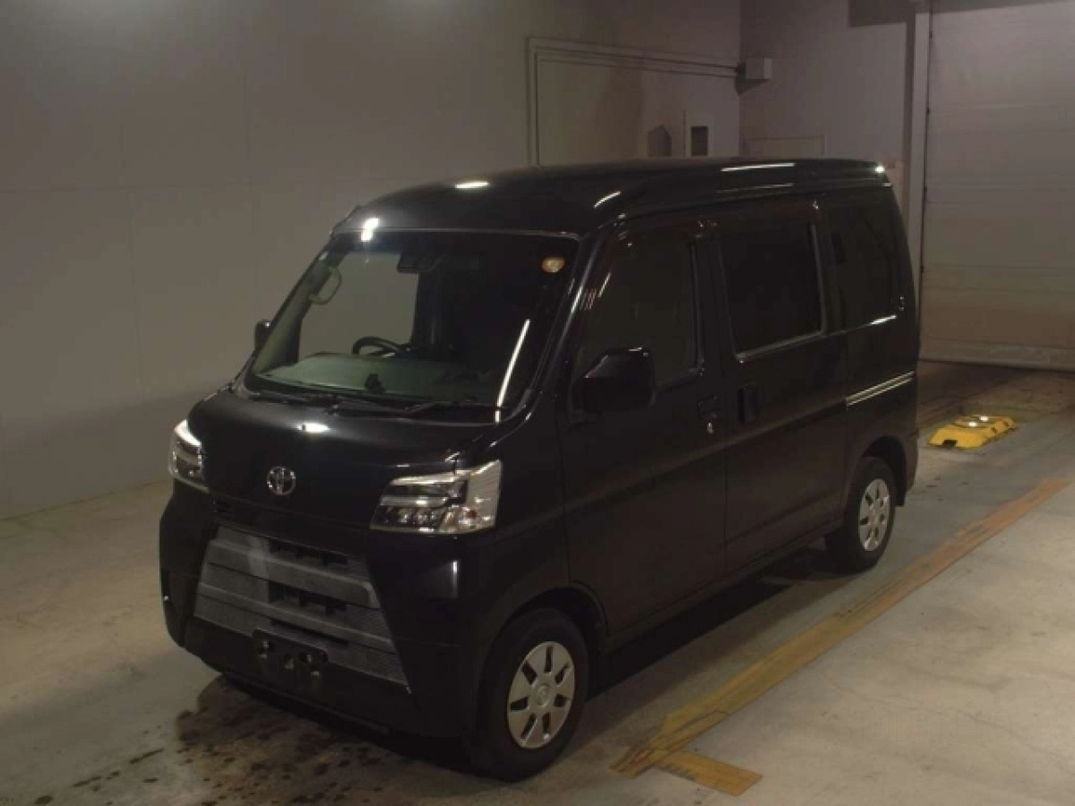 TOYOTA PIXIS VAN S331M 2020