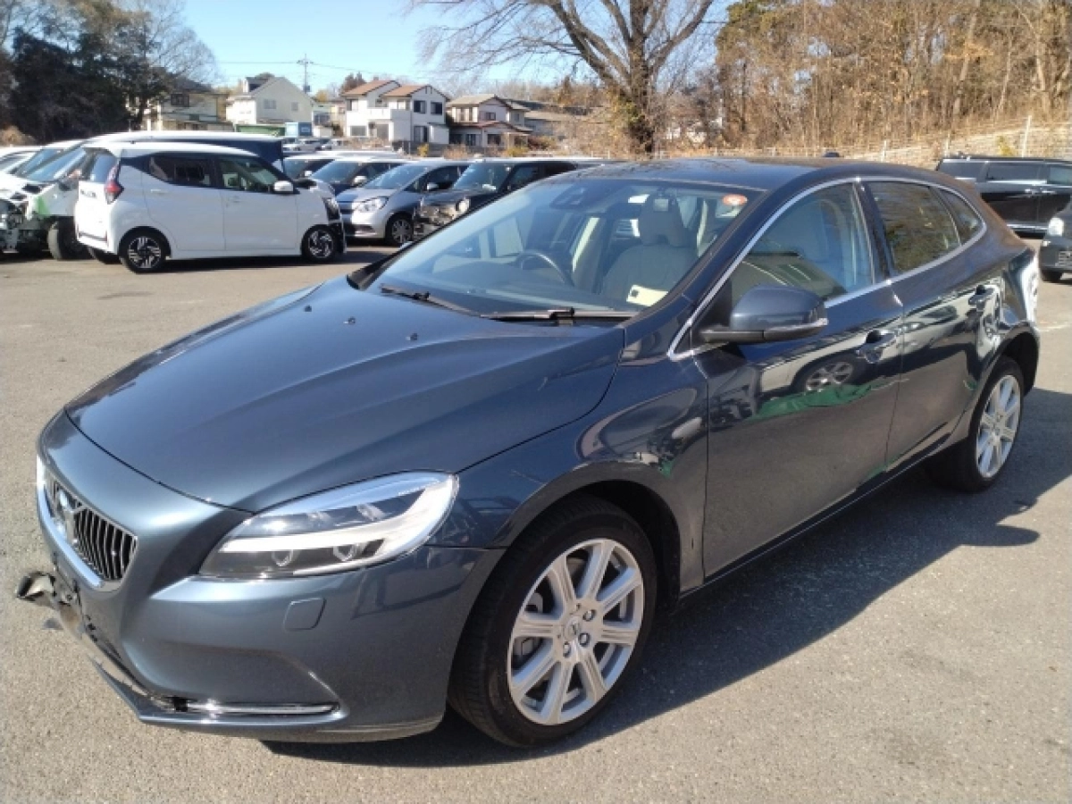 VOLVO V40 MB4154T 2019