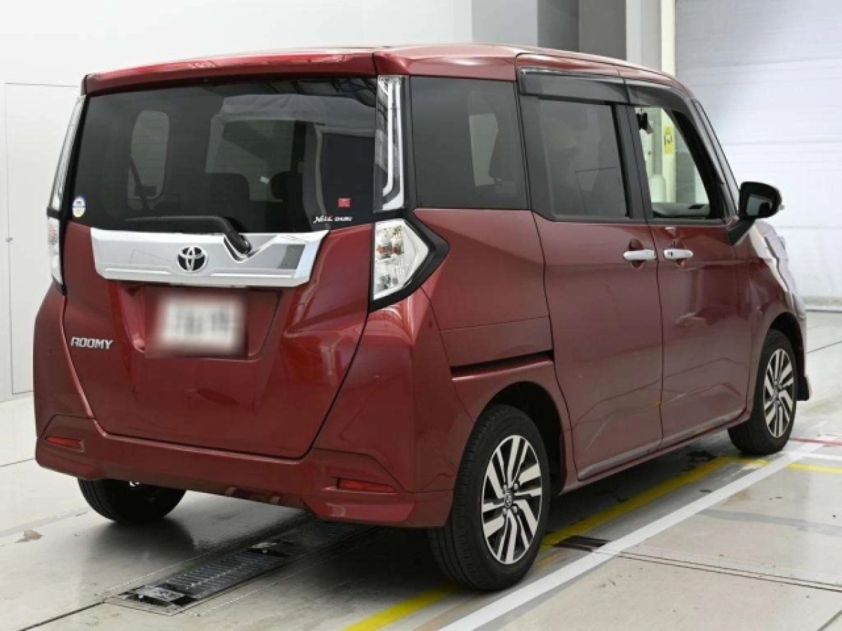 TOYOTA ROOMY