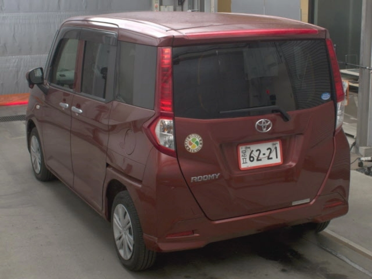 TOYOTA ROOMY
