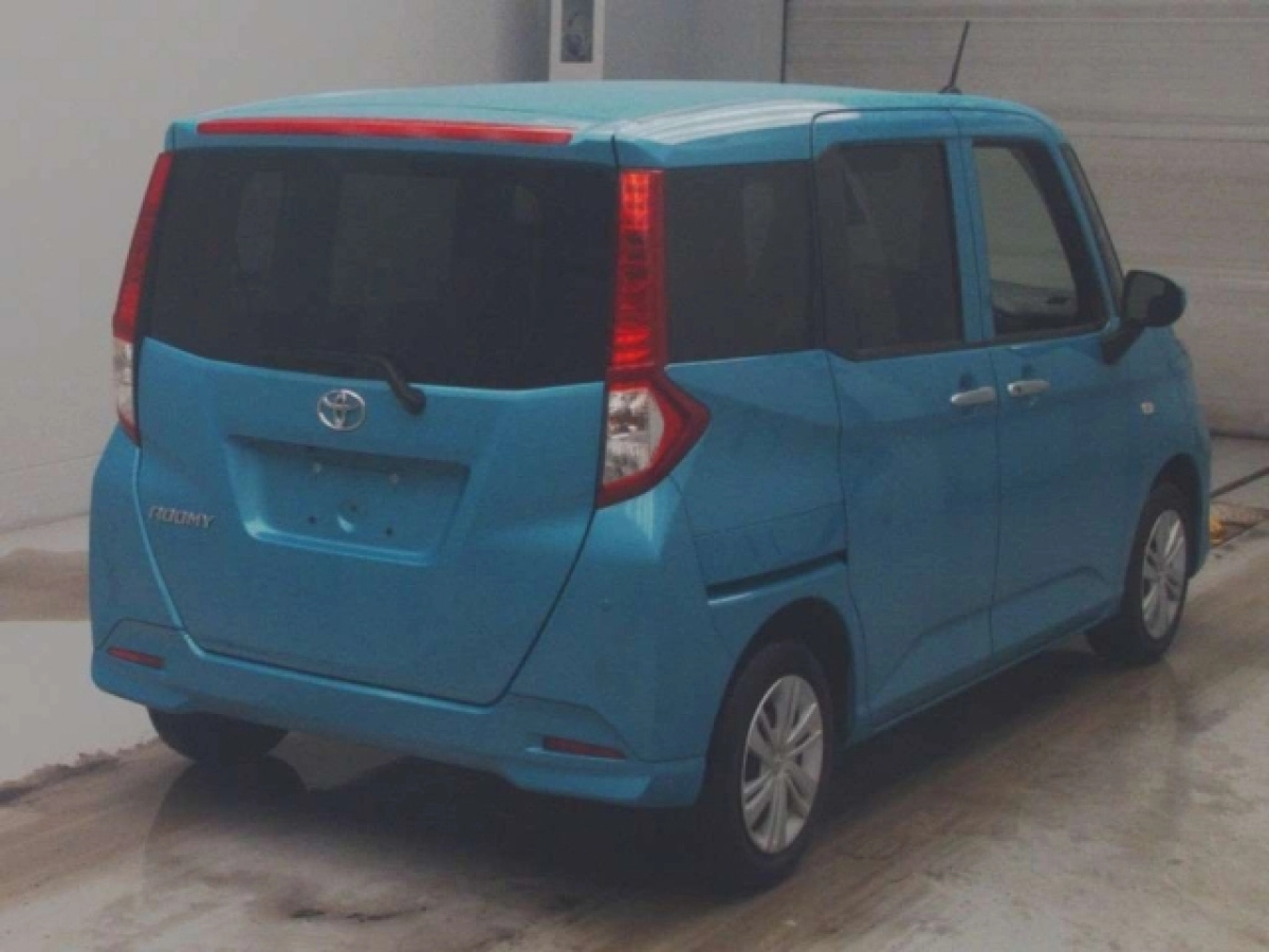 TOYOTA ROOMY
