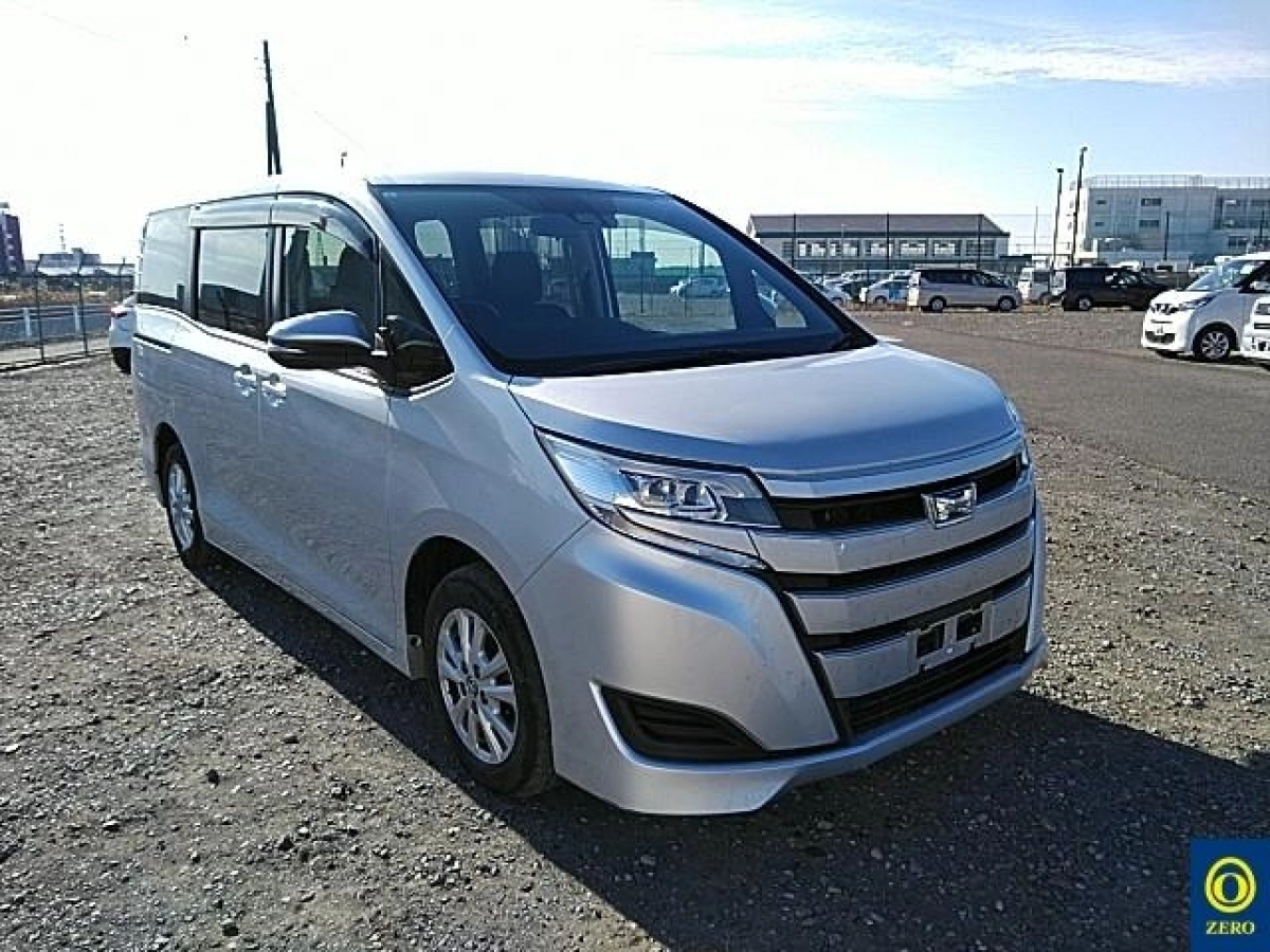 TOYOTA NOAH ZWR80G 2021