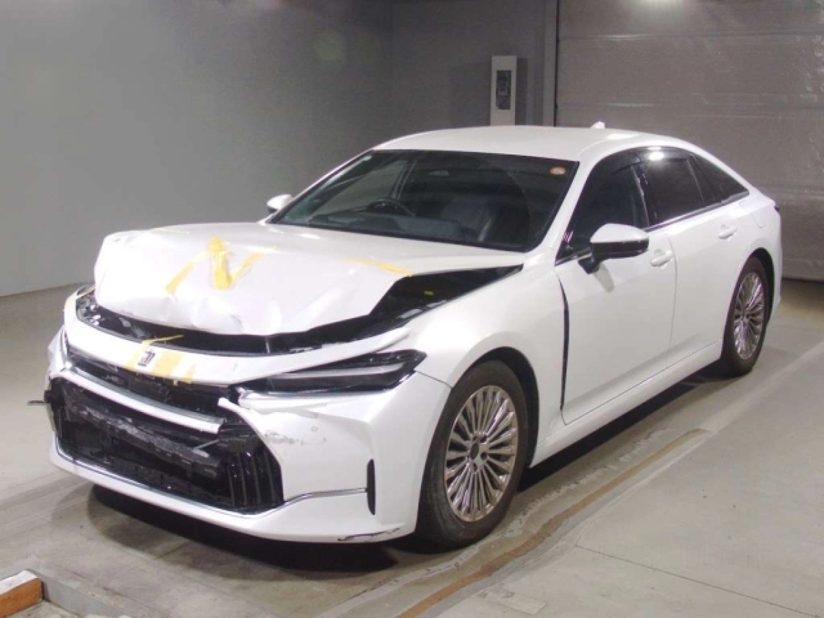 TOYOTA CROWN AZSH32 2024