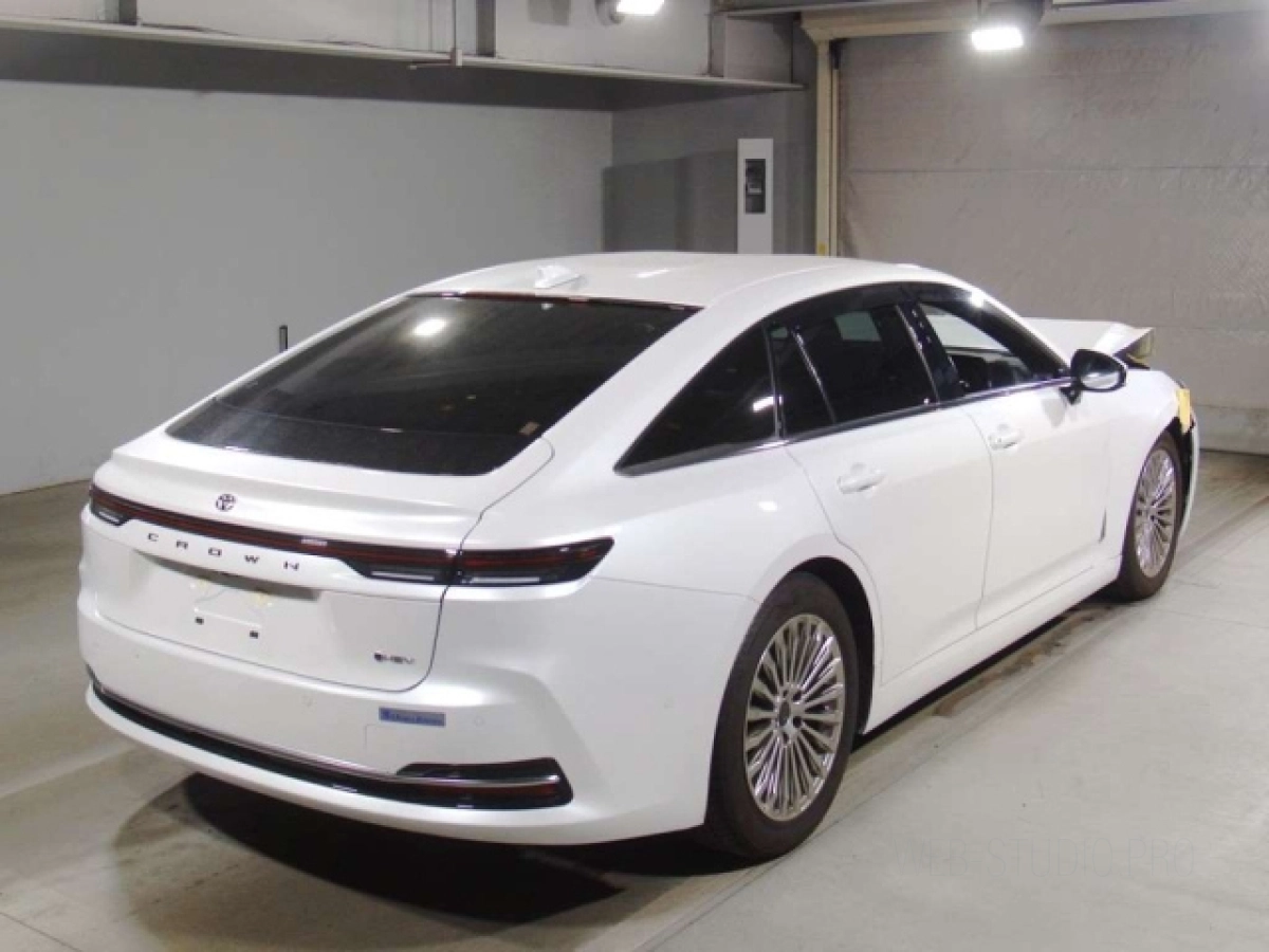 TOYOTA CROWN
