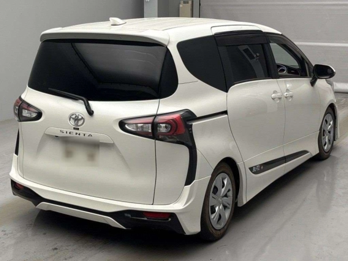 TOYOTA SIENTA