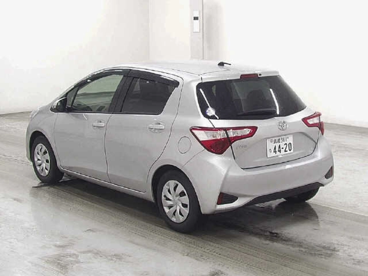 TOYOTA VITZ
