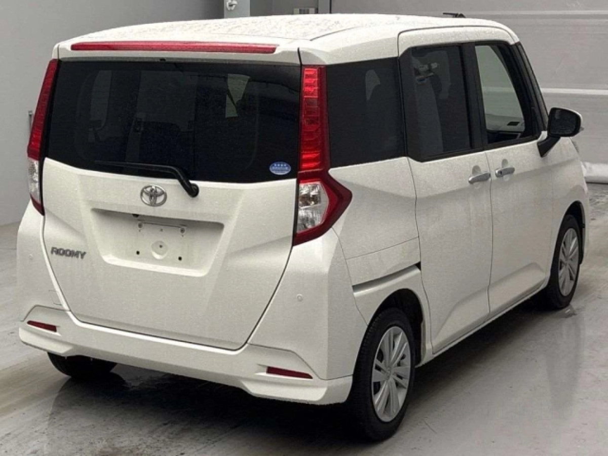 TOYOTA ROOMY