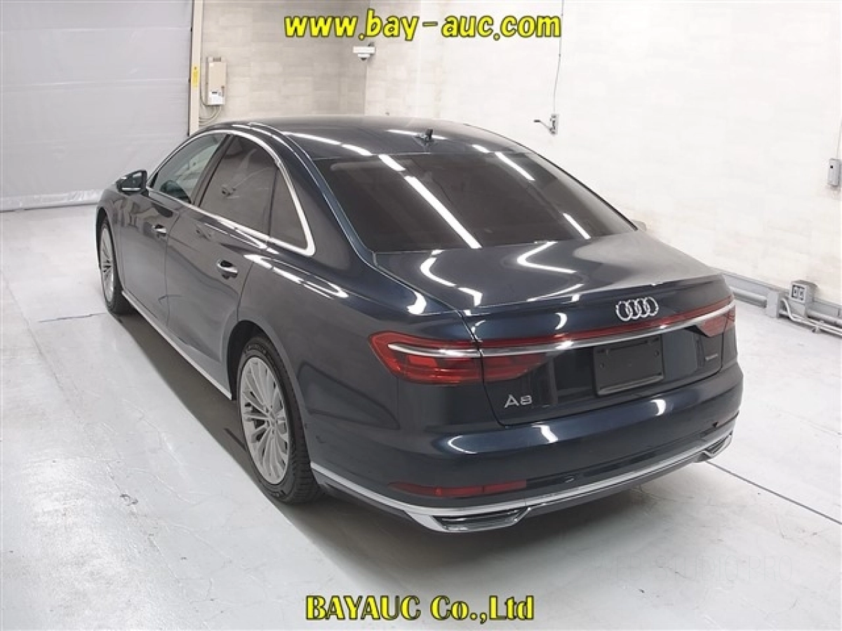 AUDI A8