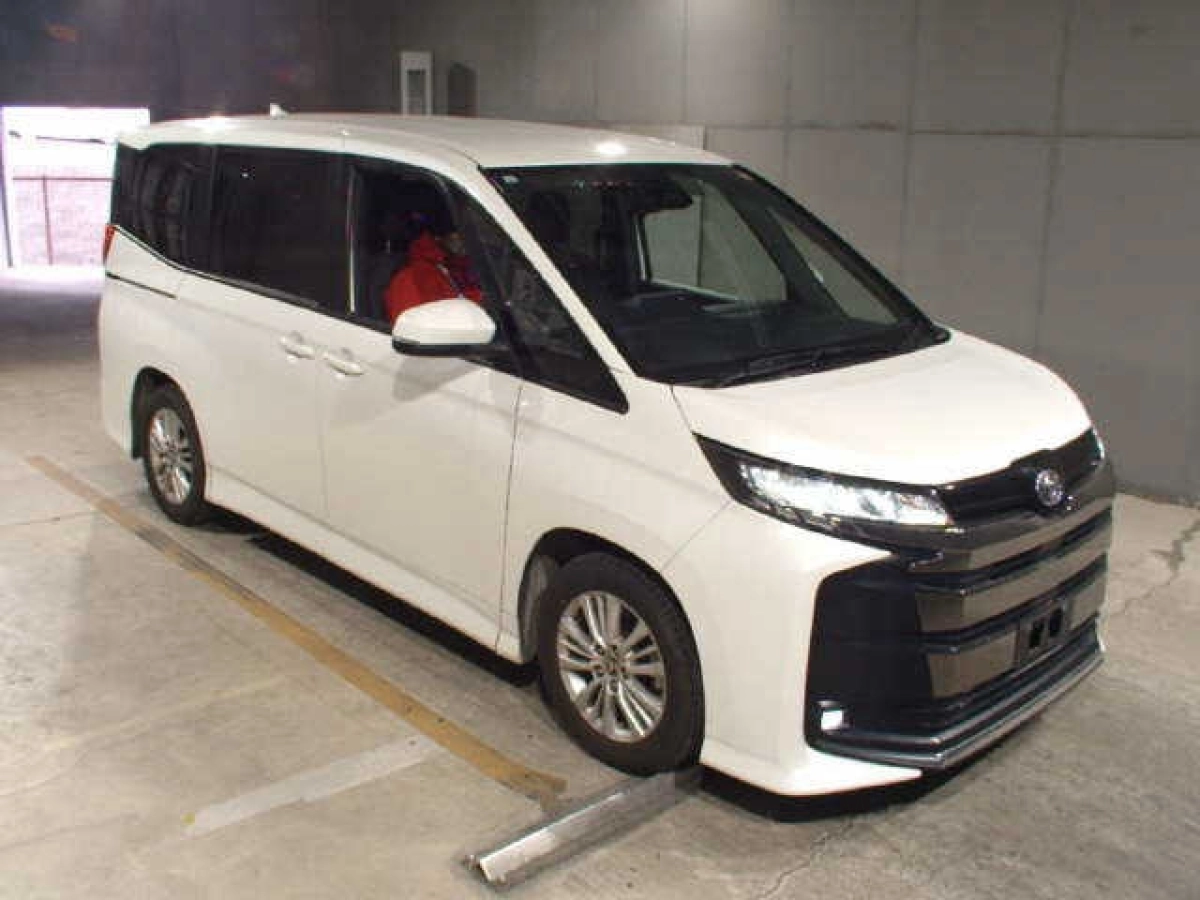 TOYOTA NOAH MZRA90W 2023