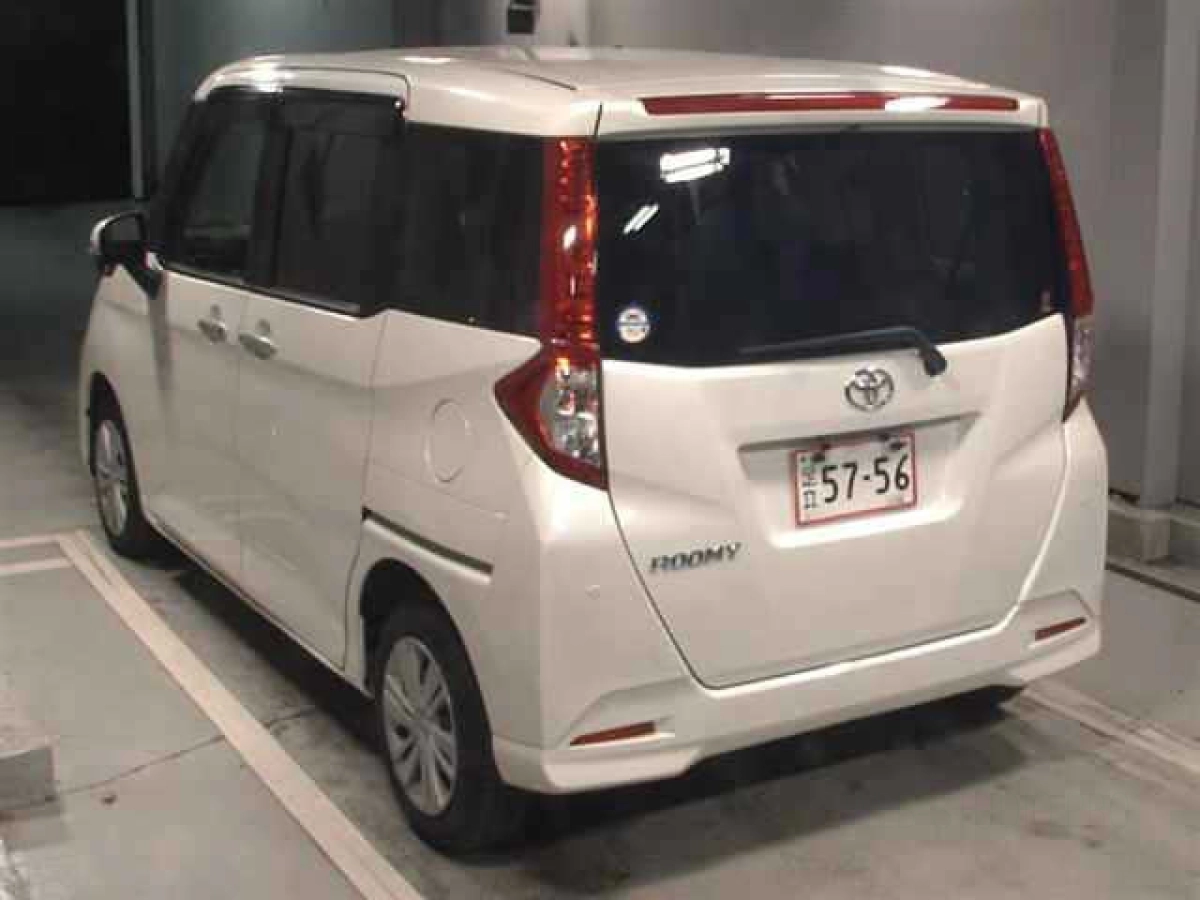 TOYOTA ROOMY