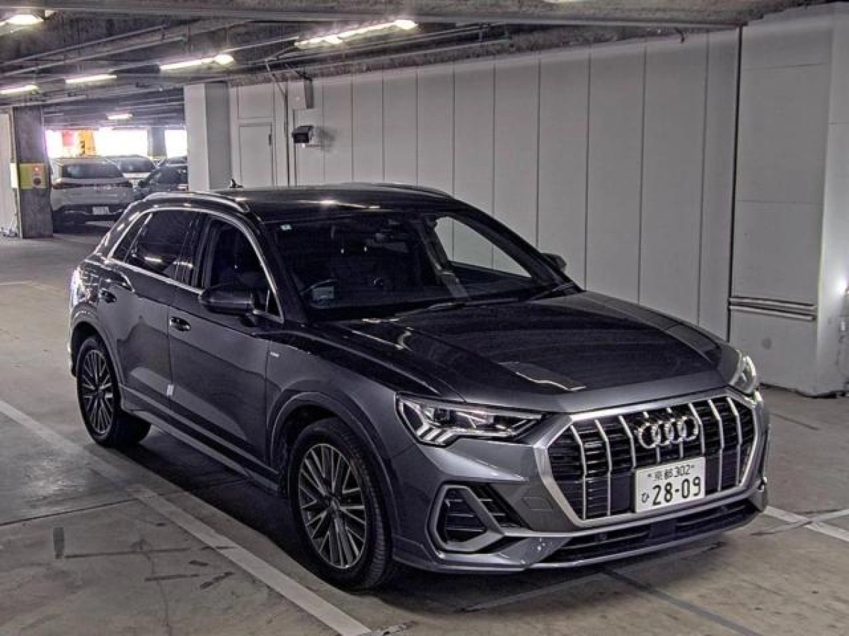 AUDI Q3 F3DFGF 2020