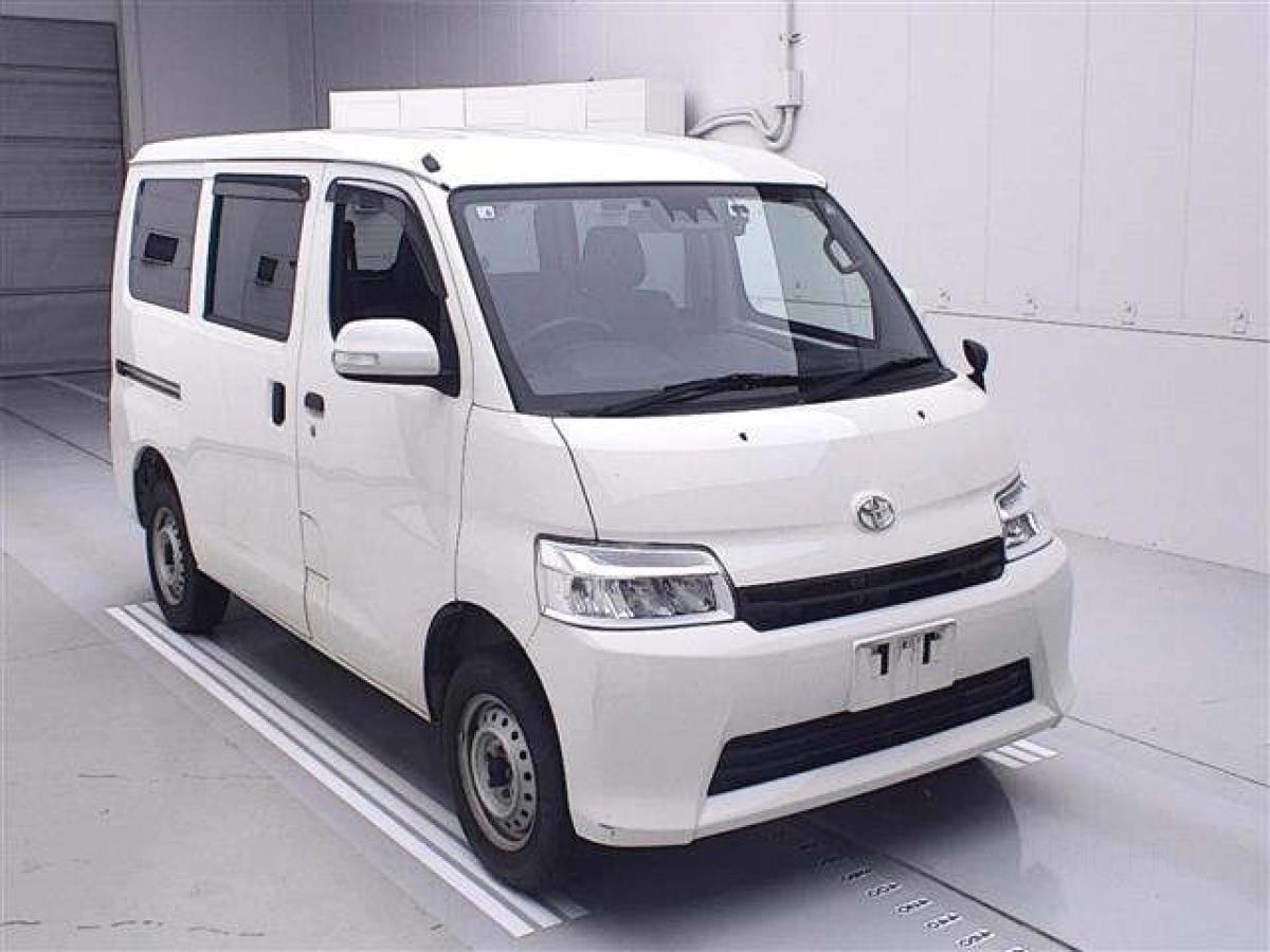 TOYOTA TOWN ACE VAN