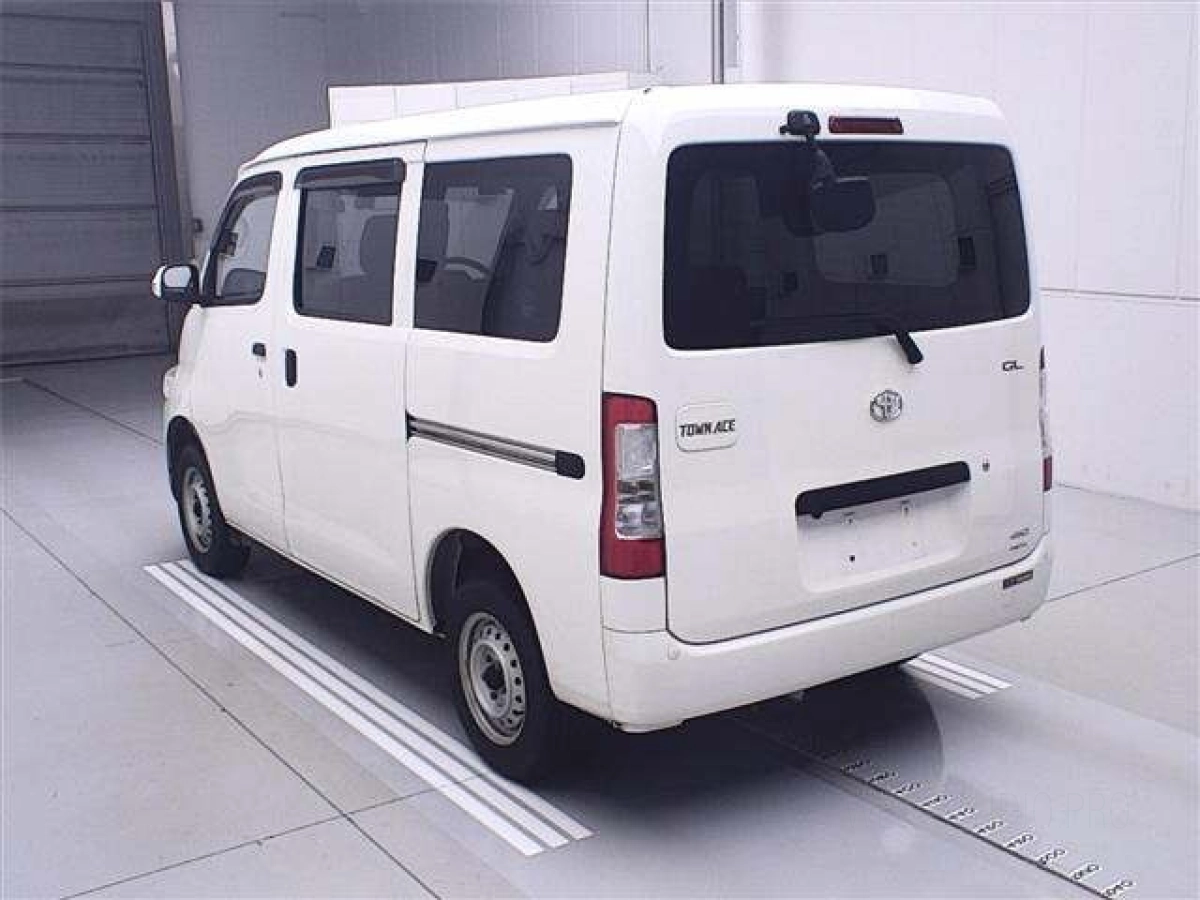 TOYOTA TOWN ACE VAN