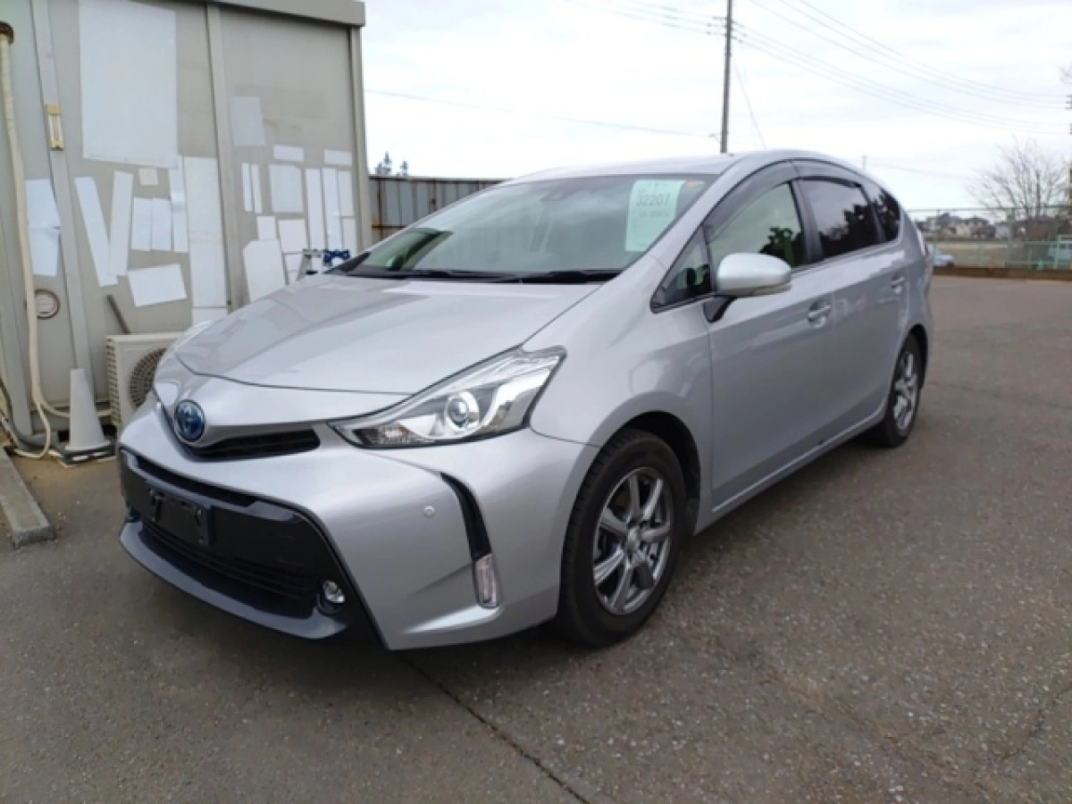 TOYOTA PRIUS ALPHA ZVW41W 2021