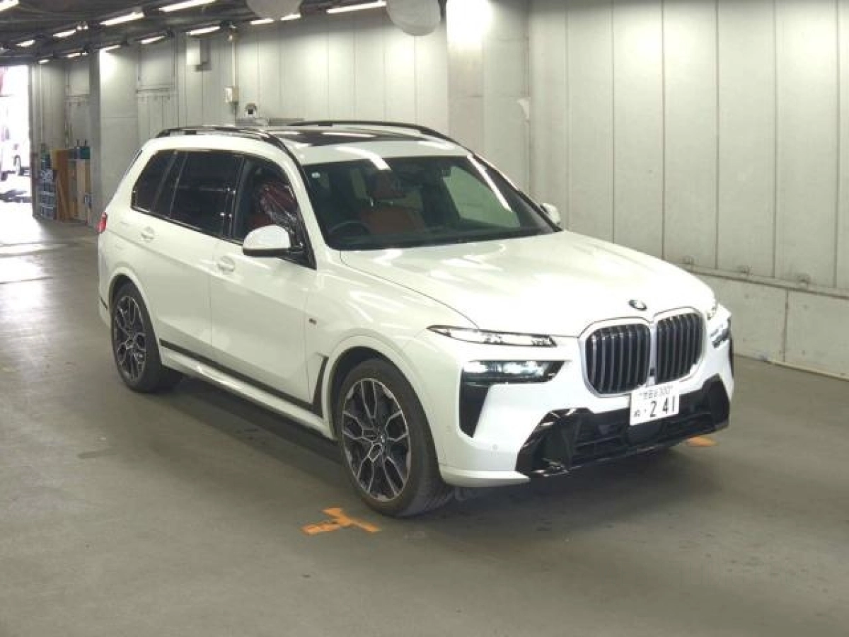 BMW X7 22EN30 2024