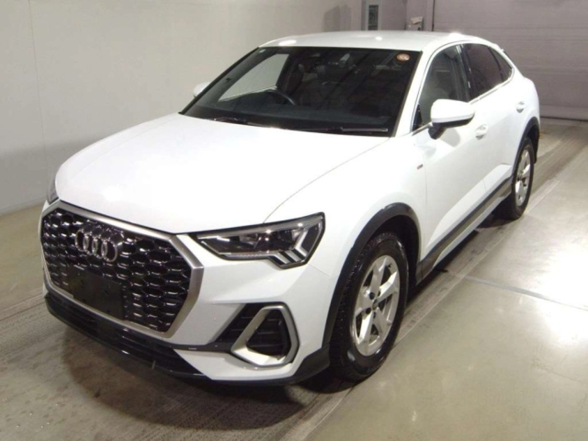 AUDI Q3 F3DFY 2024