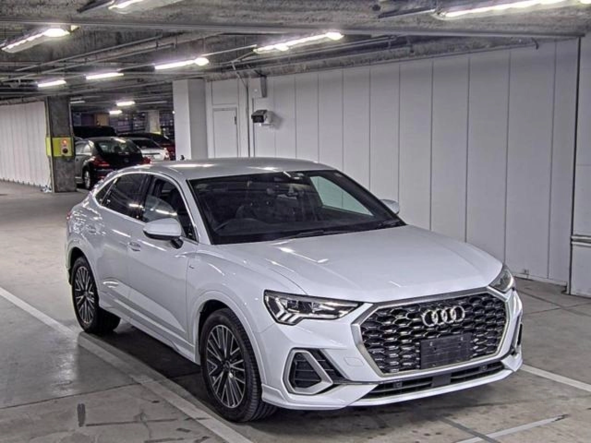 AUDI Q3 F3DFY 2023