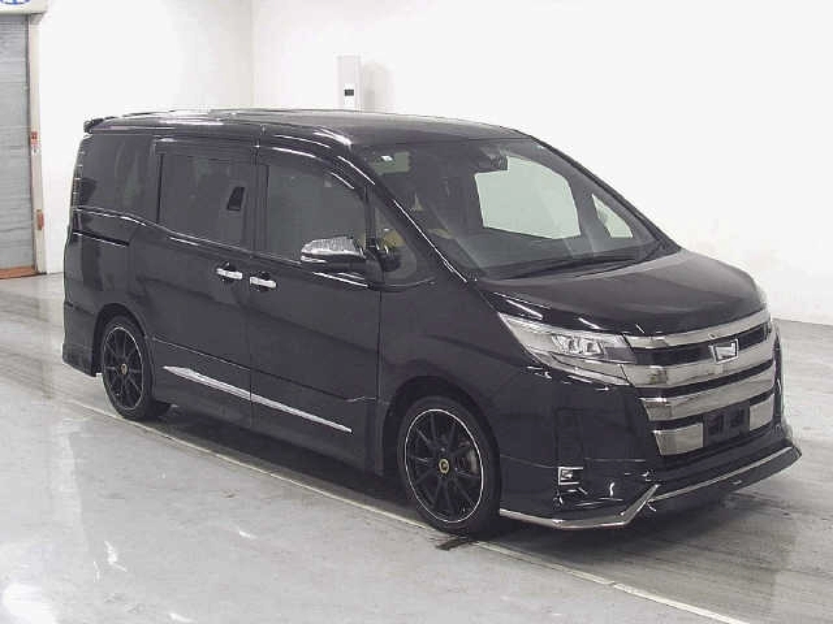 TOYOTA NOAH ZRR80W 2021