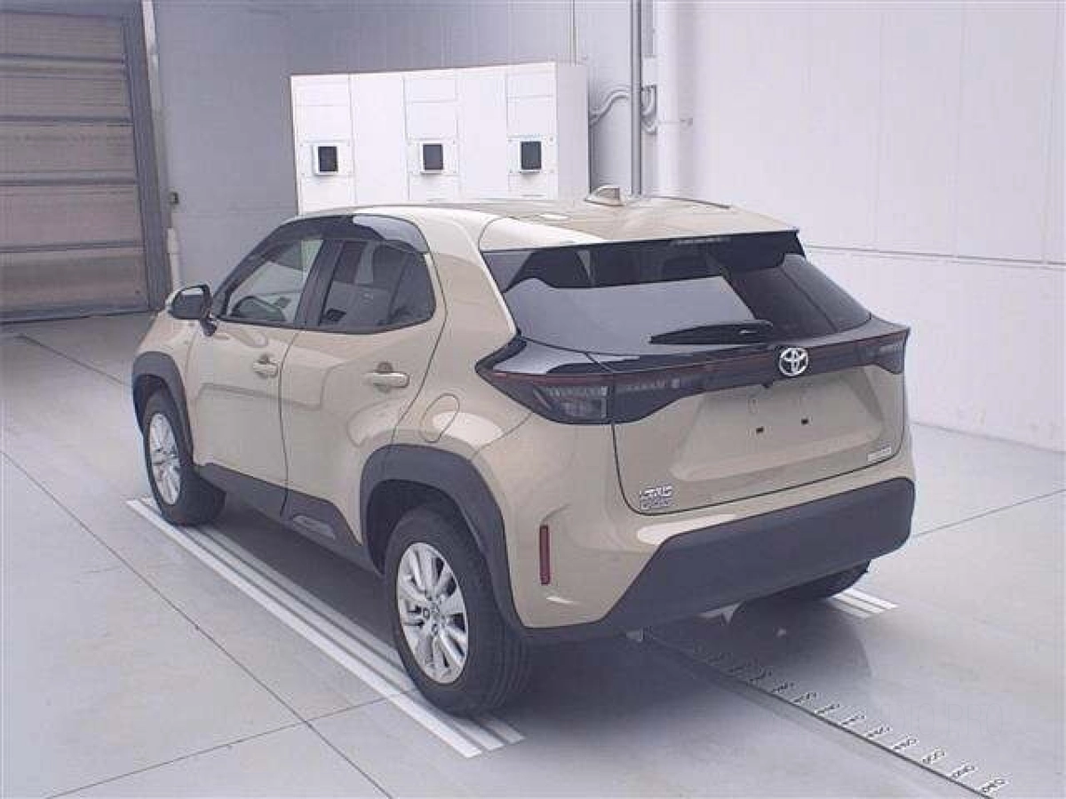TOYOTA YARIS CROSS