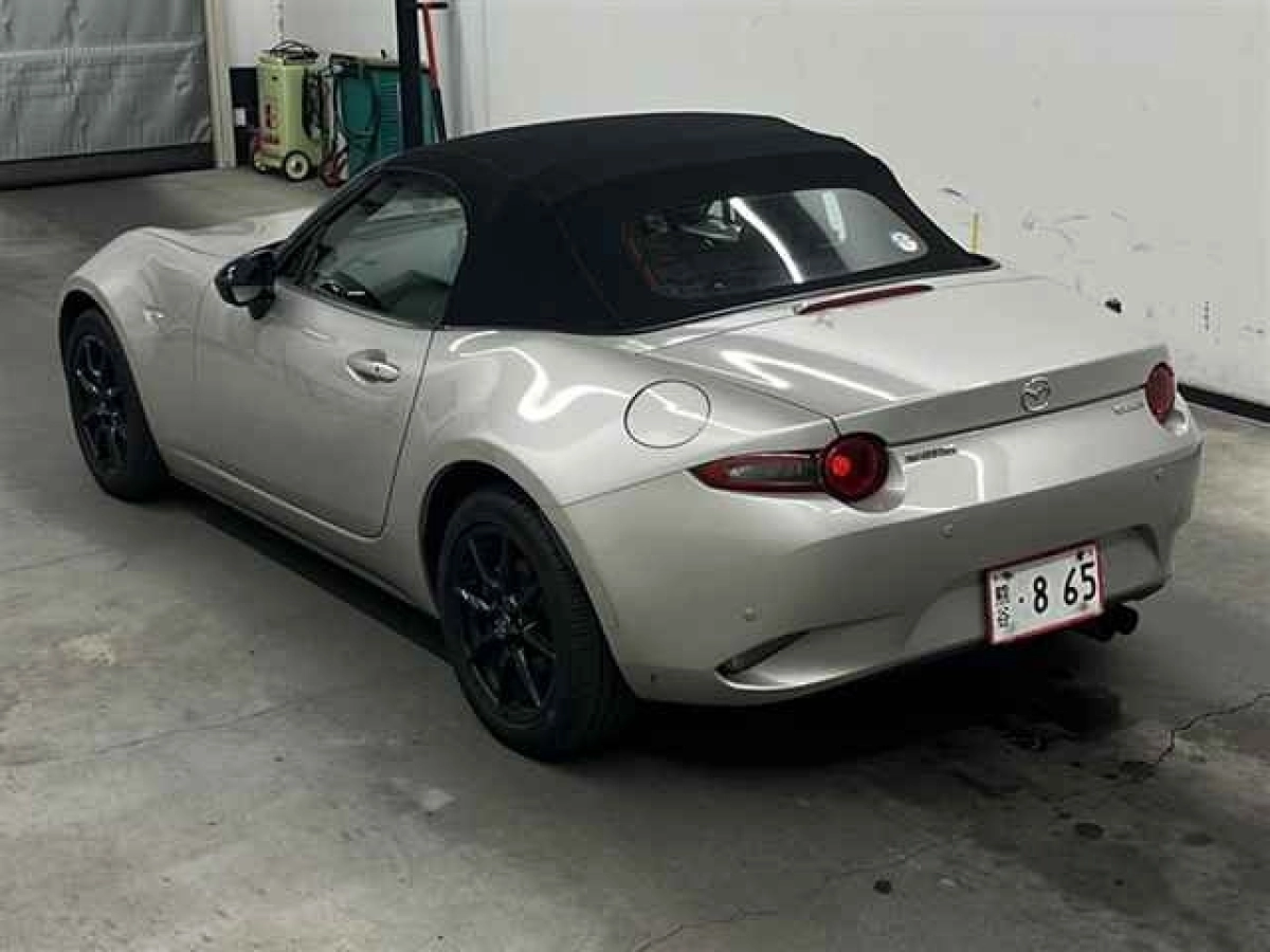MAZDA ROADSTER