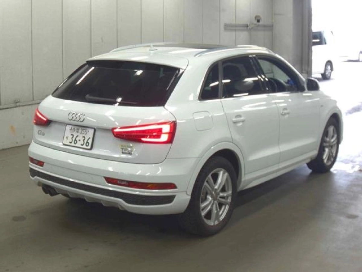 AUDI Q3