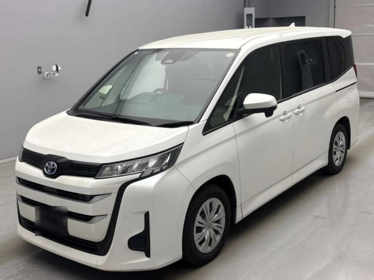 TOYOTA NOAH ZWR90W 2022