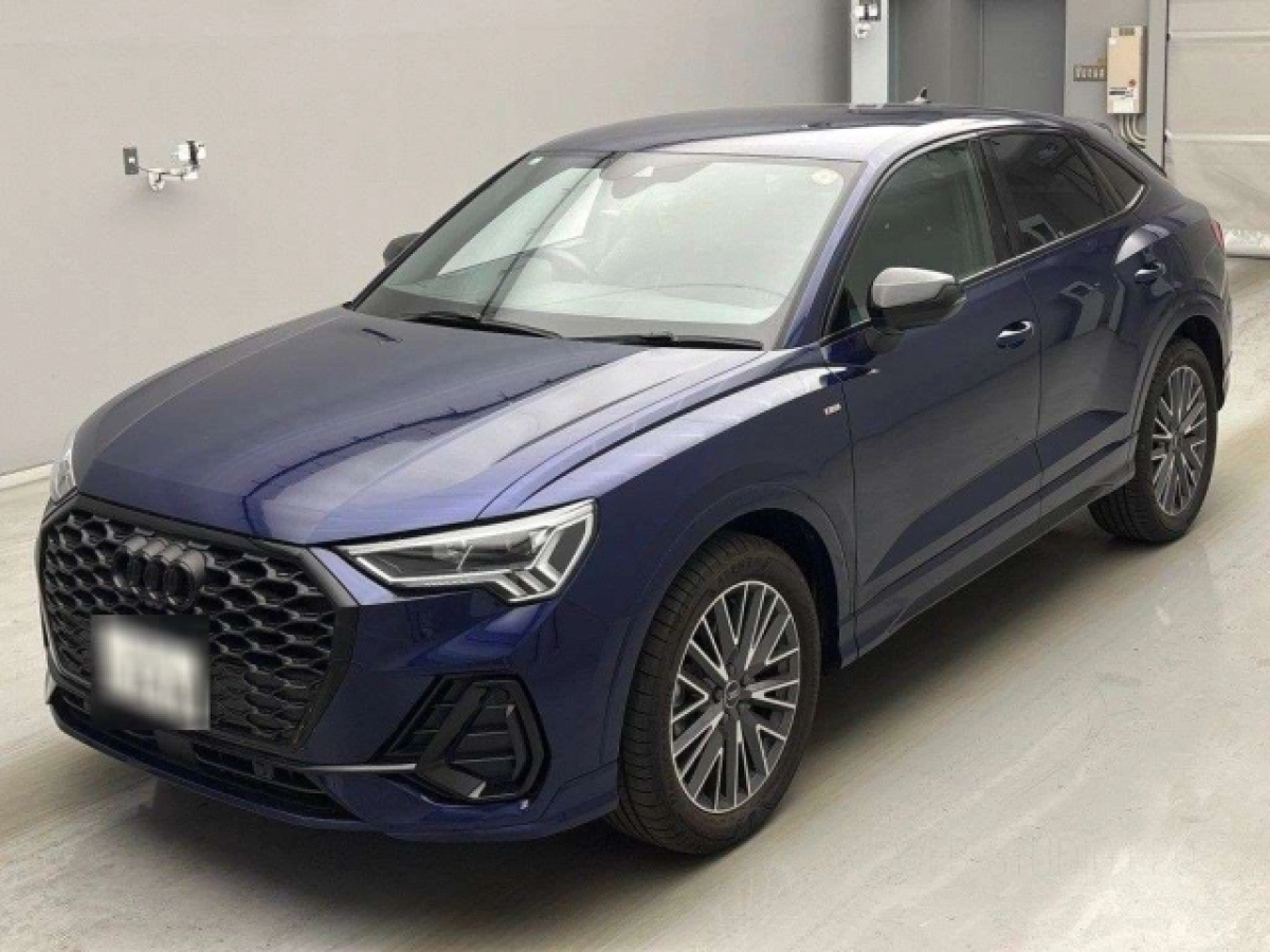 AUDI Q3 F3DFY 2024