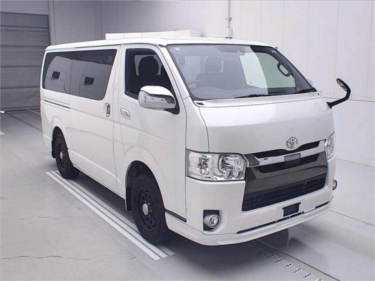 TOYOTA HIACE VAN GDH206V 2019