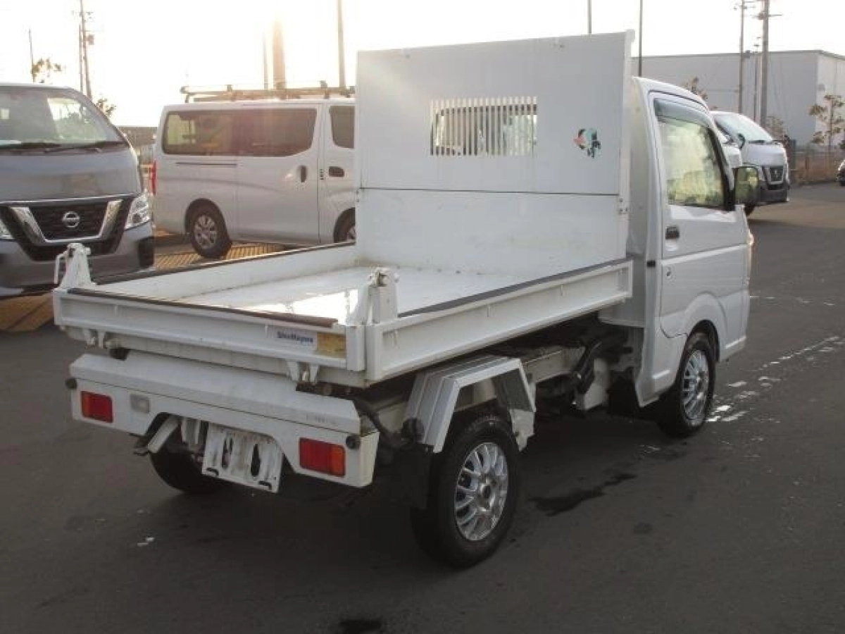 NISSAN CLIPPER TRUCK