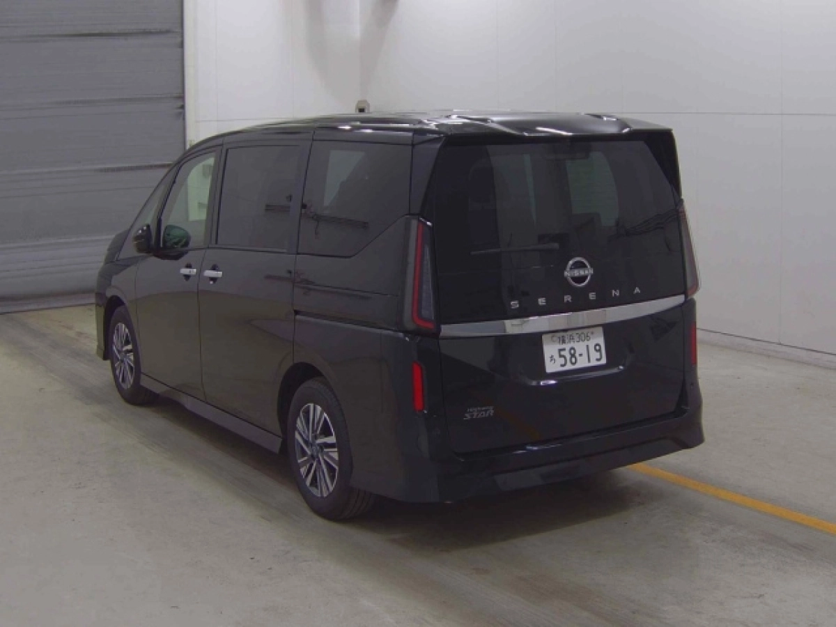 NISSAN SERENA
