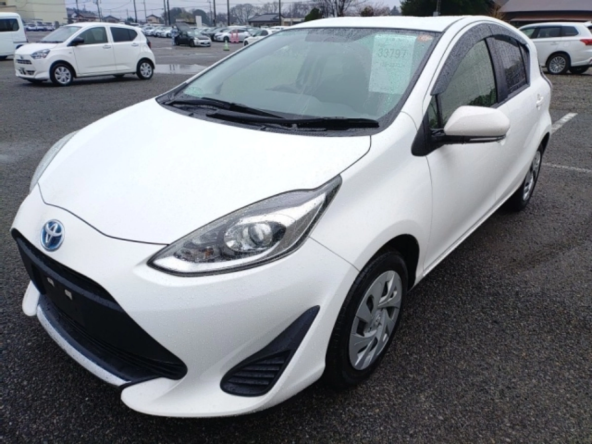 TOYOTA AQUA NHP10 2021