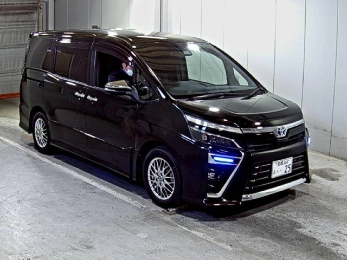 TOYOTA VOXY ZWR80W 2020