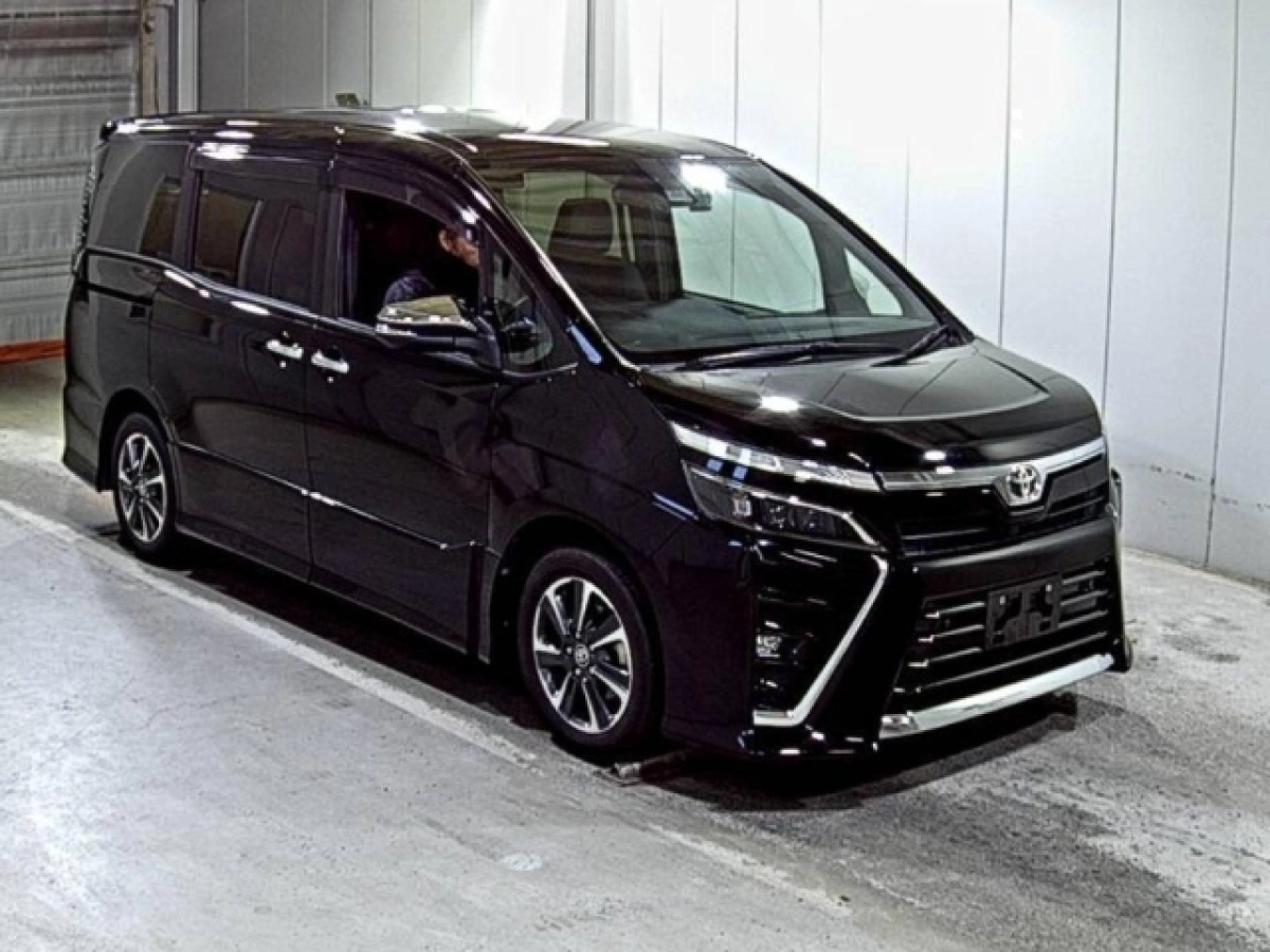 TOYOTA VOXY ZRR80W 2021