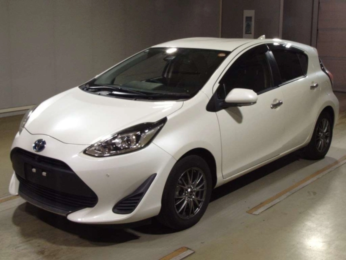 TOYOTA AQUA NHP10 2021