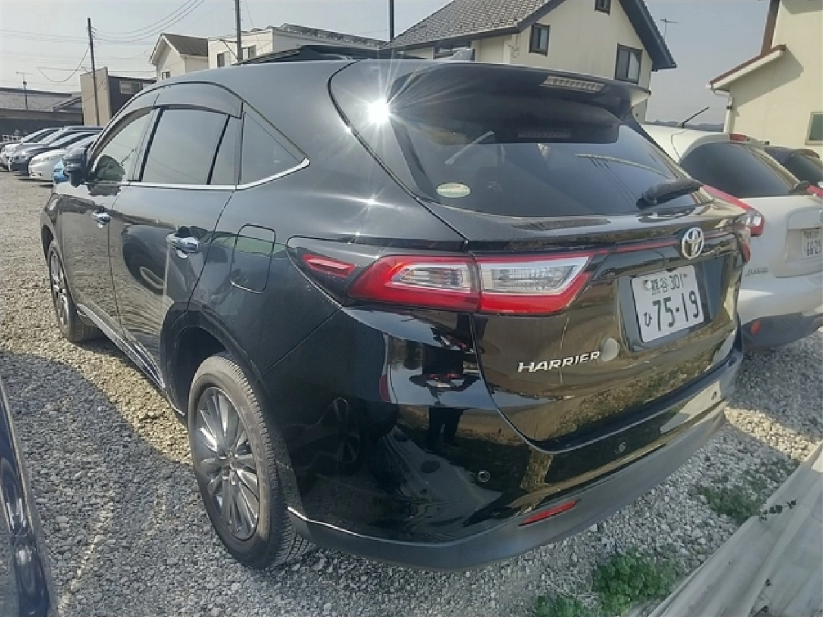 TOYOTA HARRIER