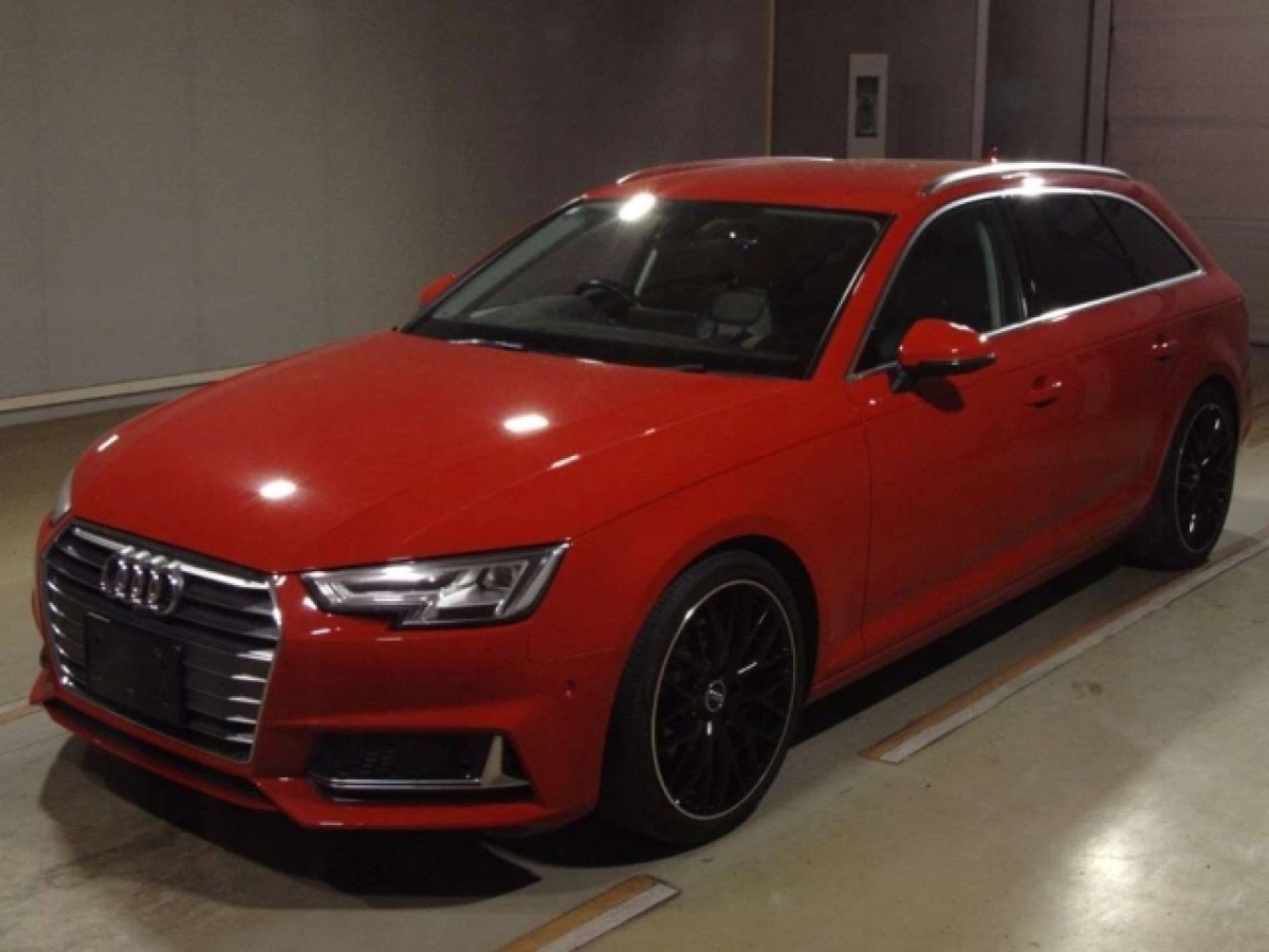 AUDI A4 8WCVN 2019