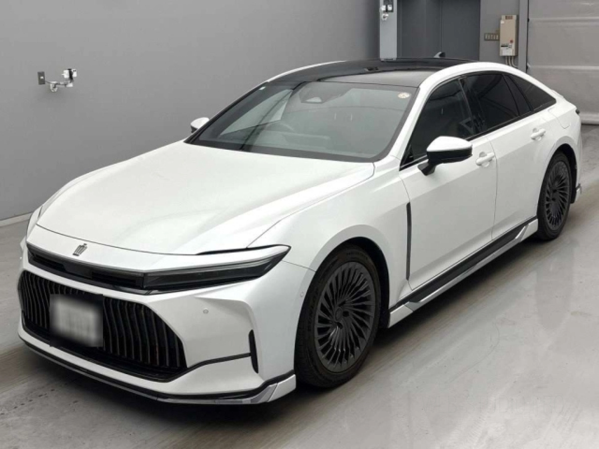 TOYOTA CROWN AZSH32 2024