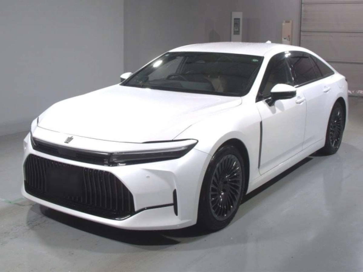 TOYOTA CROWN AZSH32 2024