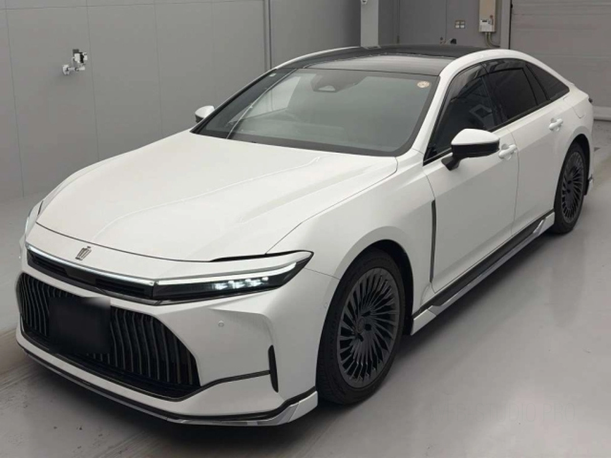 TOYOTA CROWN AZSH32 2024