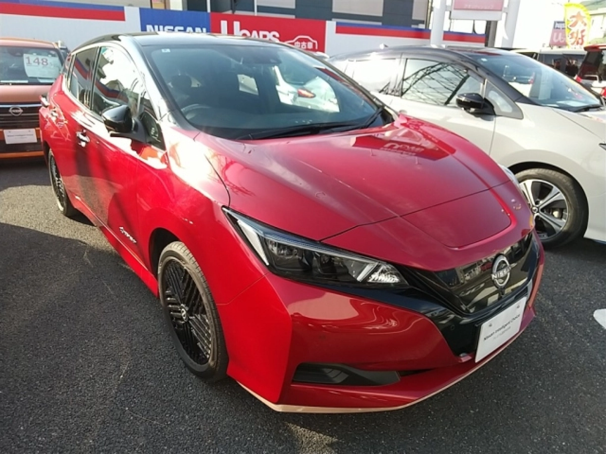 NISSAN LEAF ZE1 2024