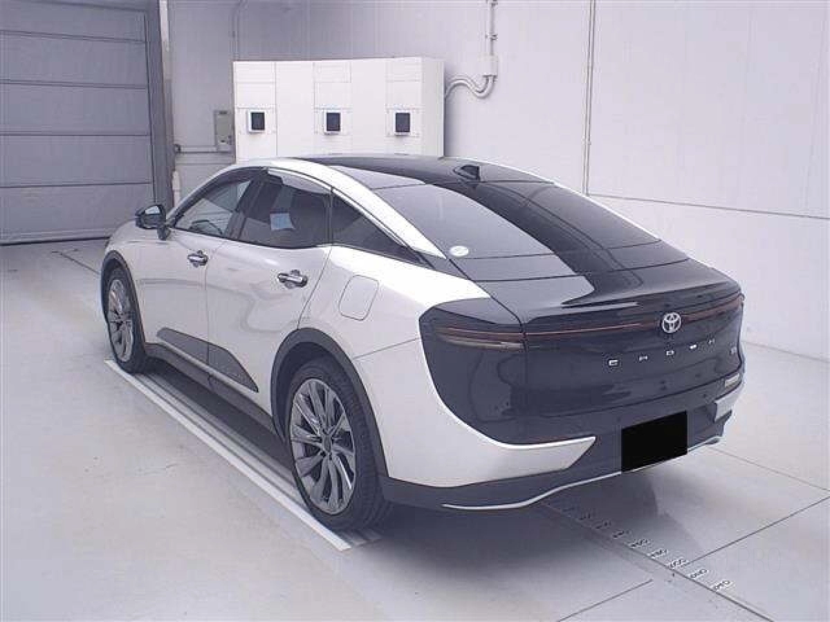 TOYOTA CROWN CROSSOVER