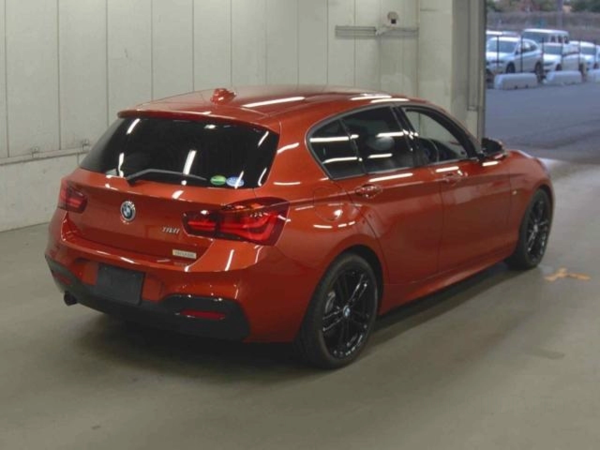 BMW 1 SERIES