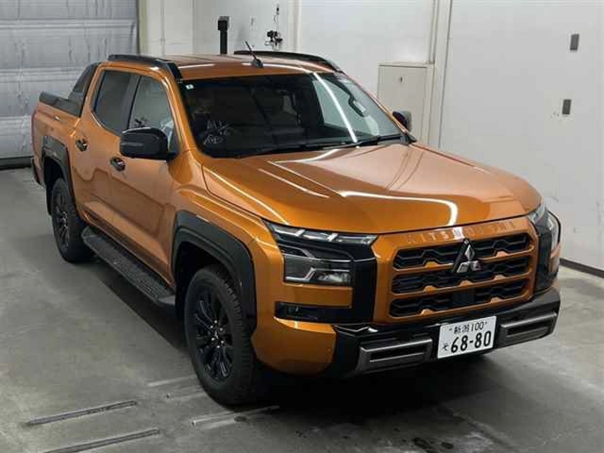 MITSUBISHI TRITON LC2T 2025