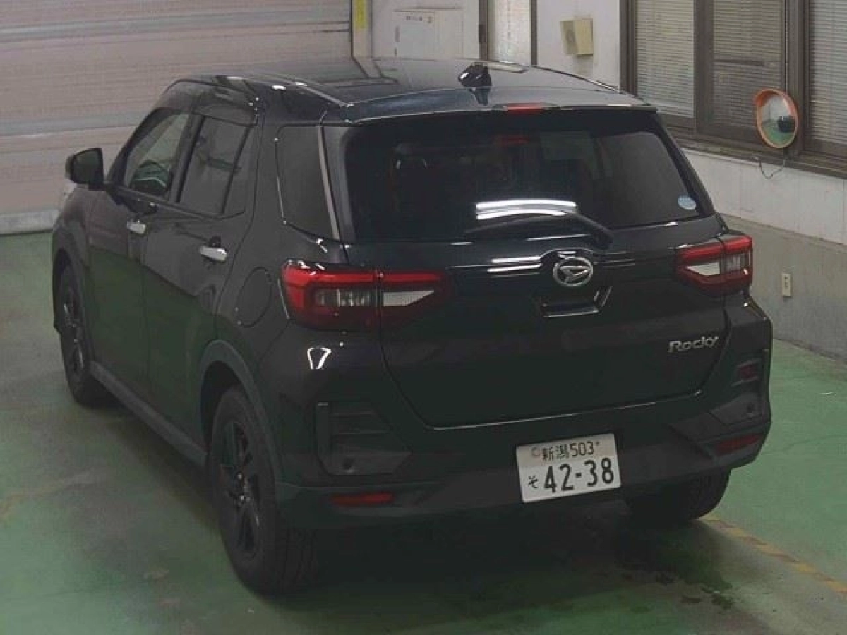 DAIHATSU ROCKY