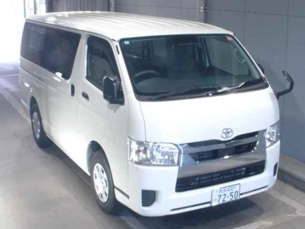 TOYOTA HIACE VAN TRH200V 2025