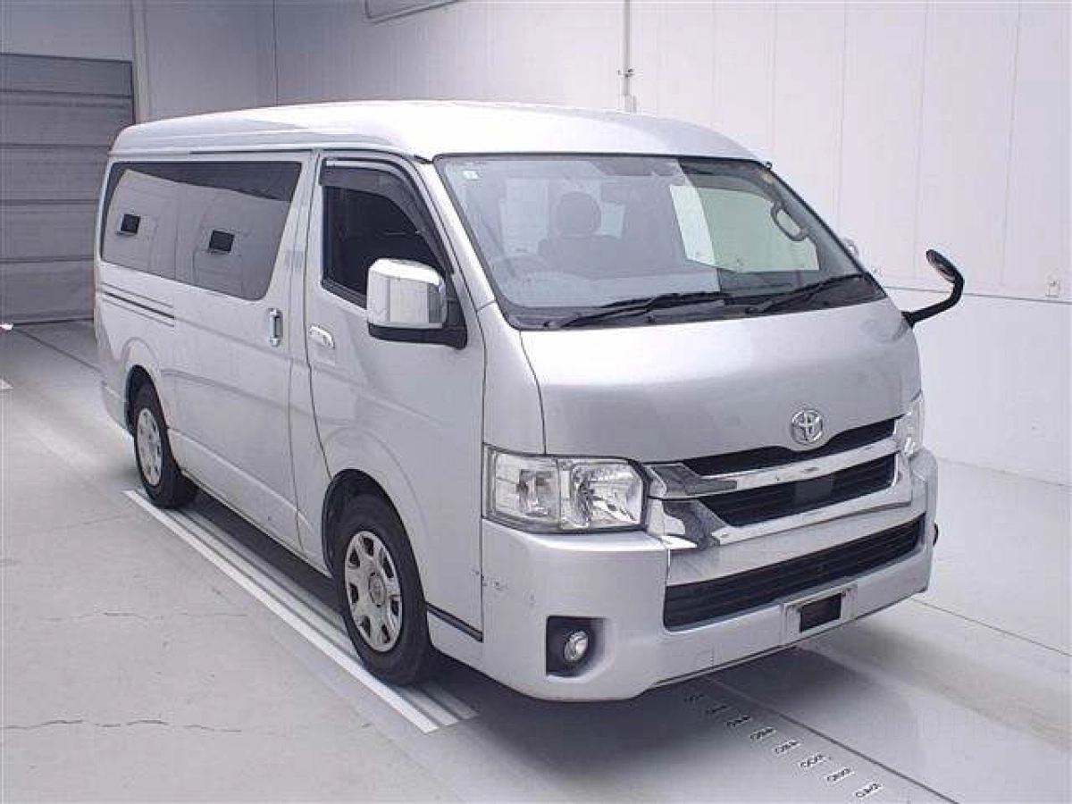 TOYOTA HIACE VAN GDH211K 2020