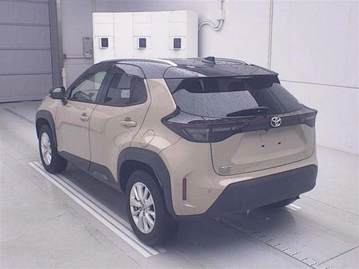 TOYOTA YARIS CROSS