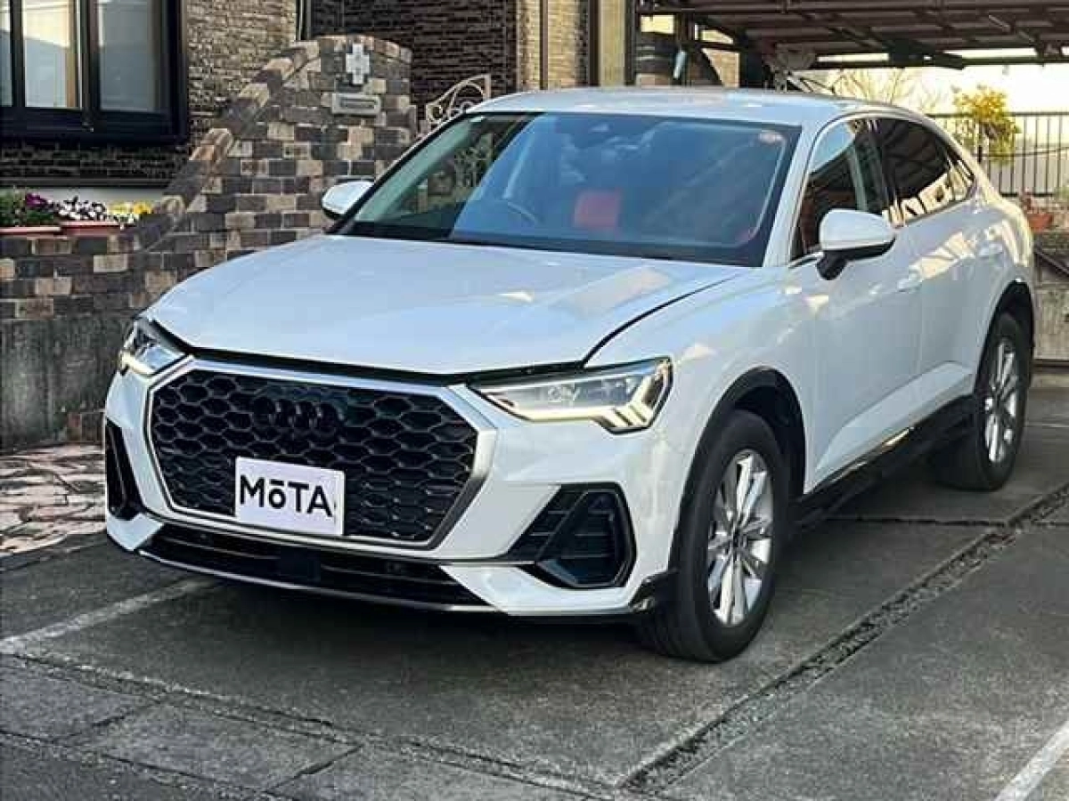 AUDI Q3 F3DFY 2022