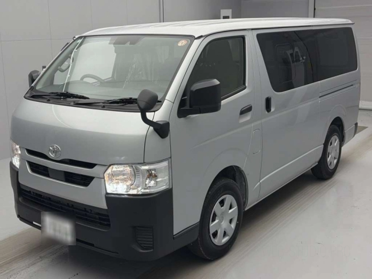 TOYOTA HIACE VAN TRH200V 2026