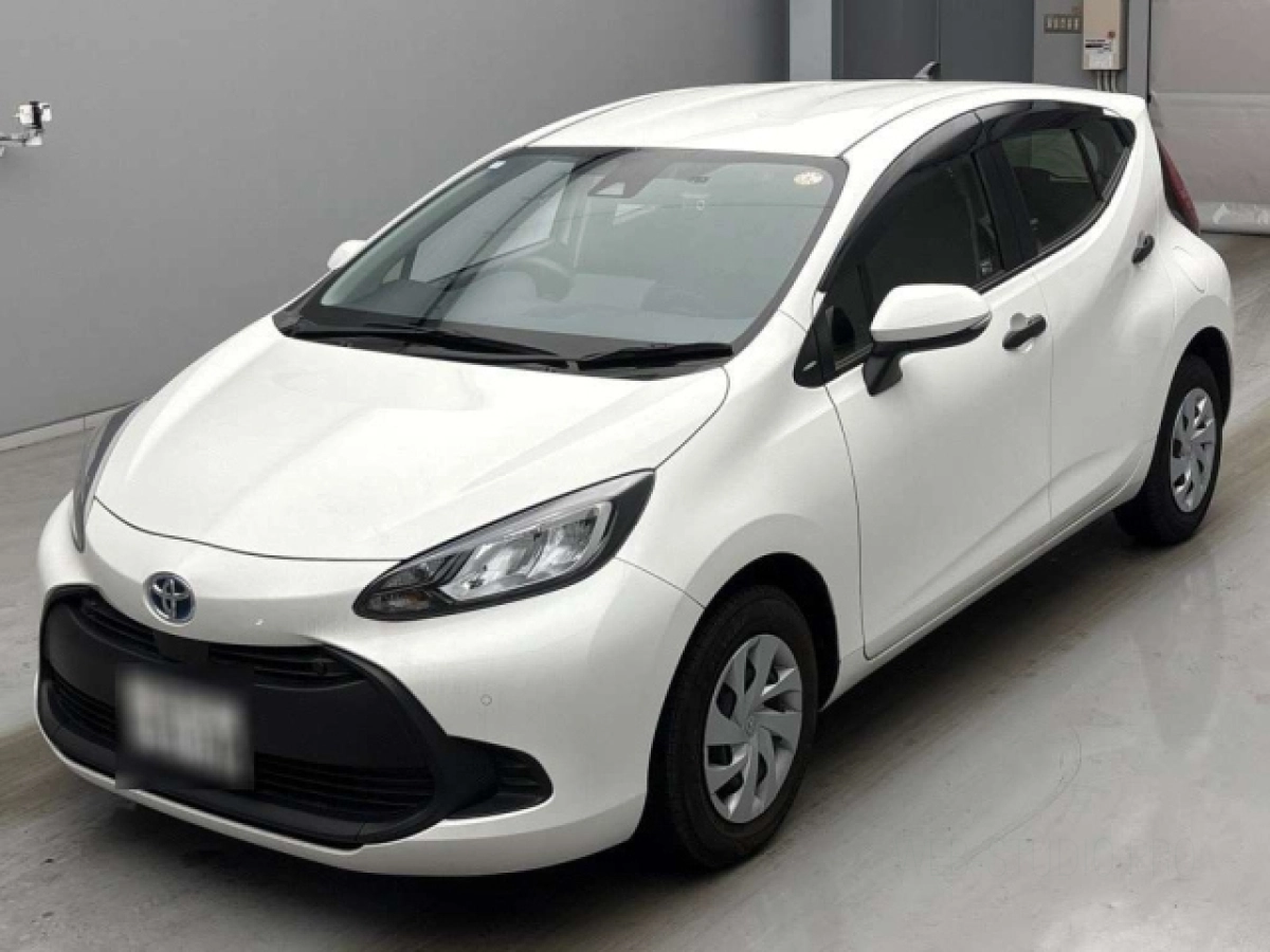 TOYOTA AQUA MXPK10 2024